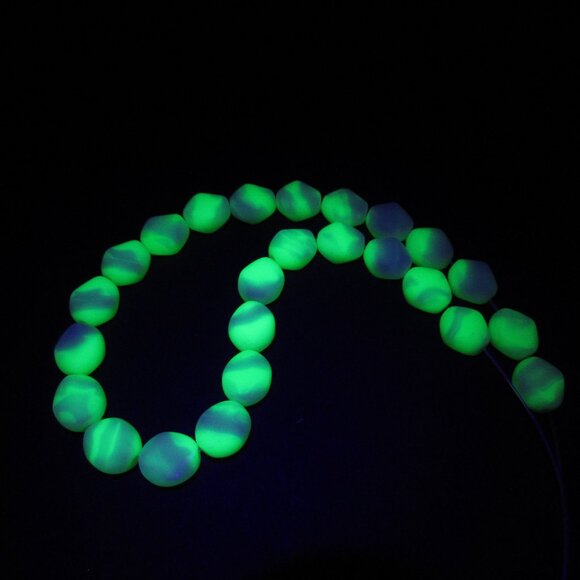 Vintage UG beads - Picture 8 of 8